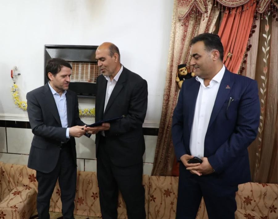 دیدار مدیران صنعت پتروشیمی با خانواده‌های معظم شهدا و جانبازان